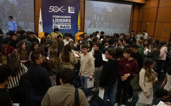 CESA ocupa el primer lugar en Administración de Empresas en las pruebas Saber Pro 2025