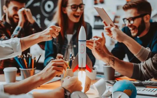 Colombia consolida su ecosistema tecnológico con 2.295 startups activas y US$857 millones en inversión
