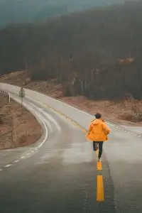 Cuando la certeza se vuelve peligrosa: el liderazgo que aprende a invalidarse