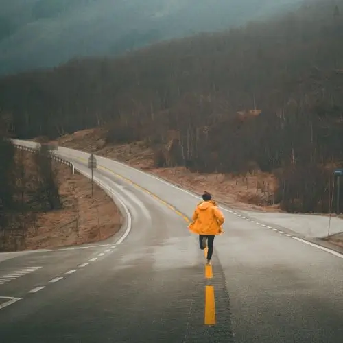 Cuando la certeza se vuelve peligrosa: el liderazgo que aprende a invalidarse