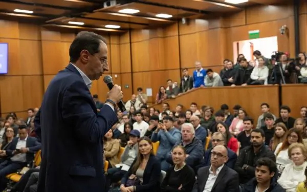 Video | José Manuel Restrepo, fórmula vicepresidencial de Abelardo de la Espriella, conversó con estudiantes del CESA sobre democracia y país